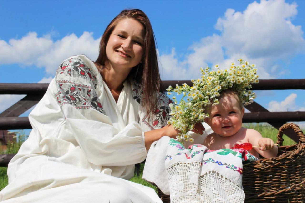 U Dvori Hotell Podgorodtsy Exteriör bild