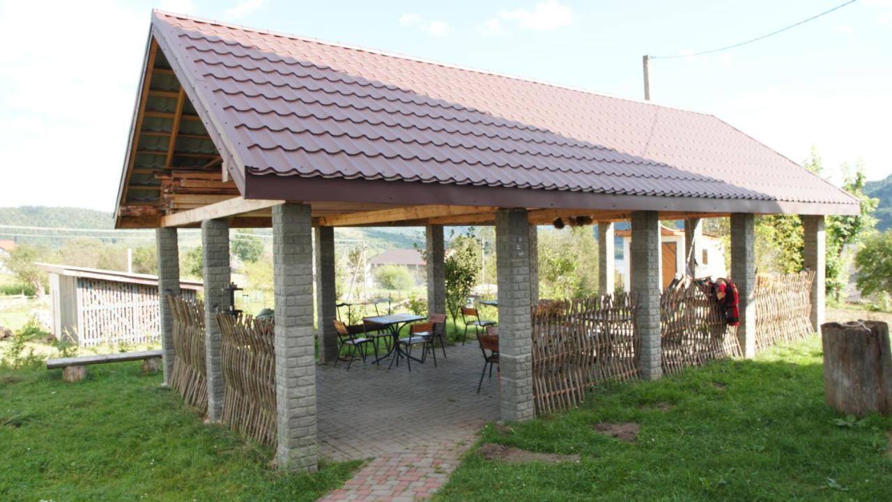 U Dvori Hotell Podgorodtsy Exteriör bild
