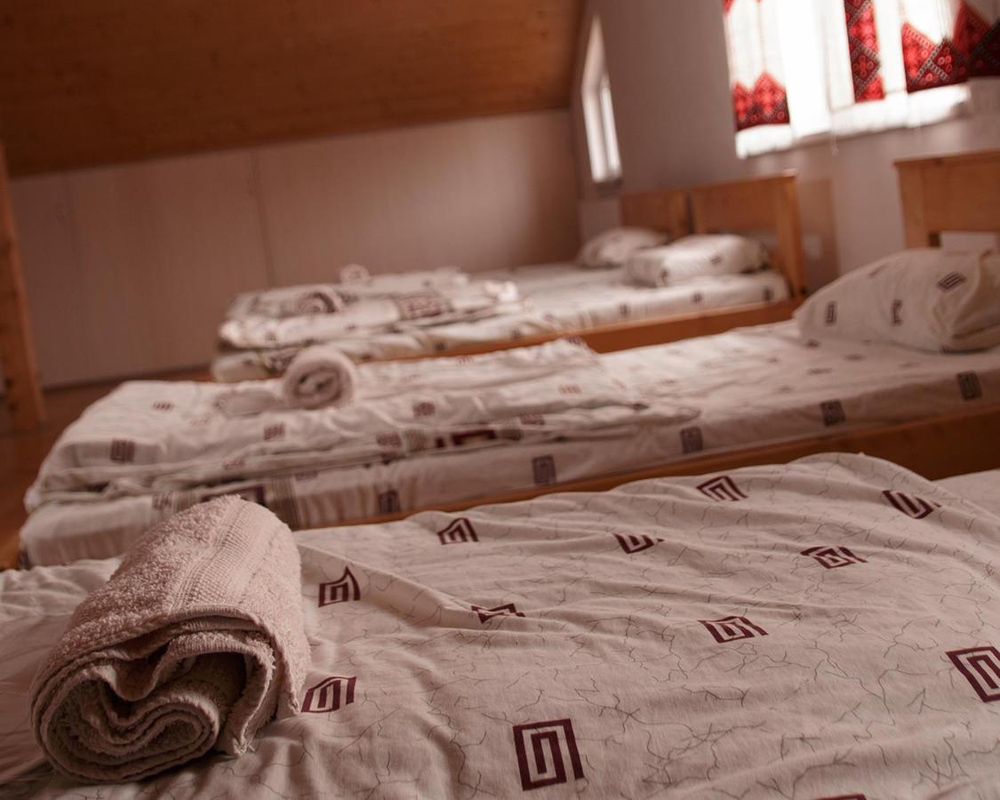 U Dvori Hotell Podgorodtsy Exteriör bild